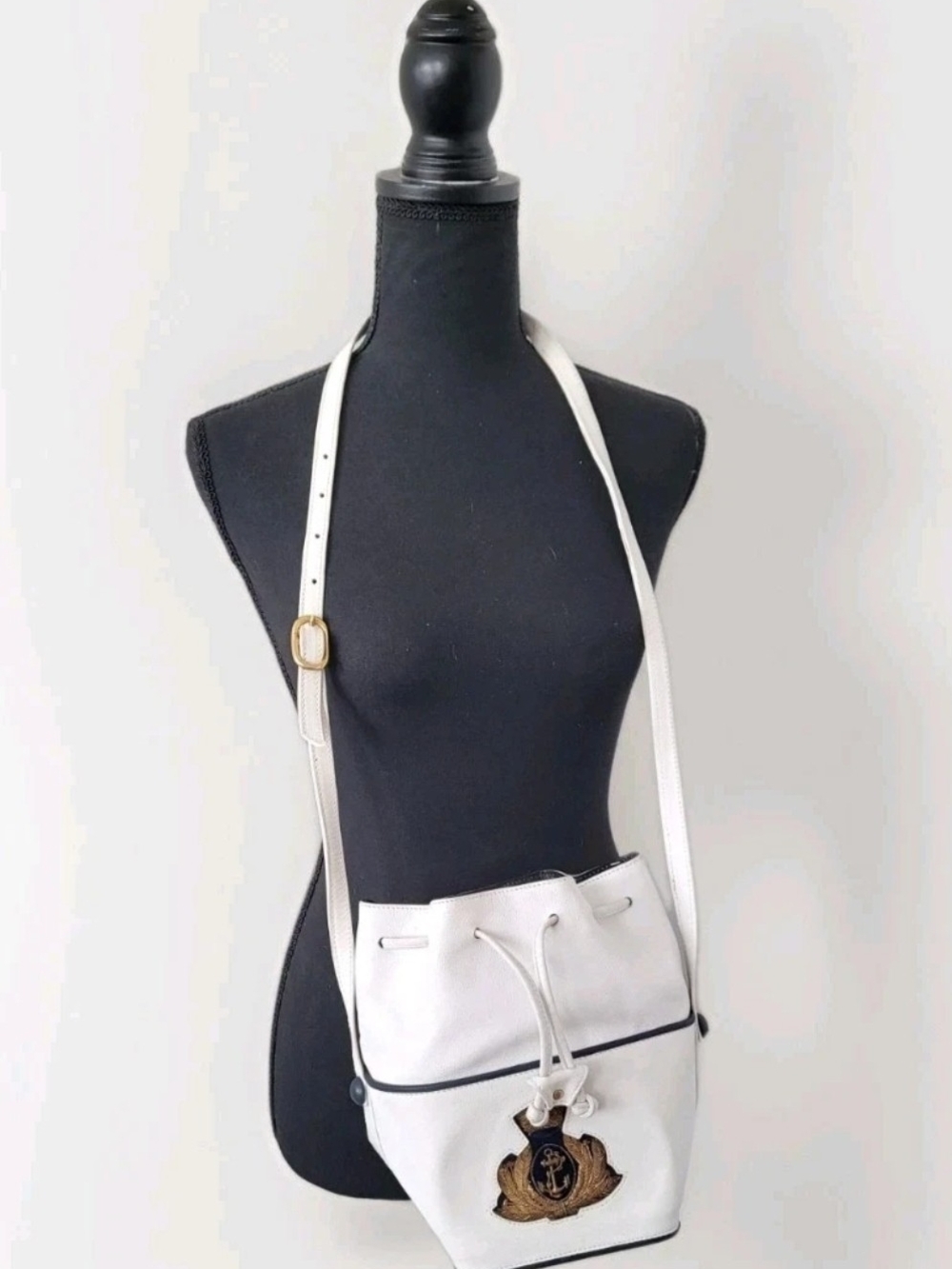 White Drawstring Bucket Crossbody Bag with Nautical Crest Susan GAIL RARE Italy